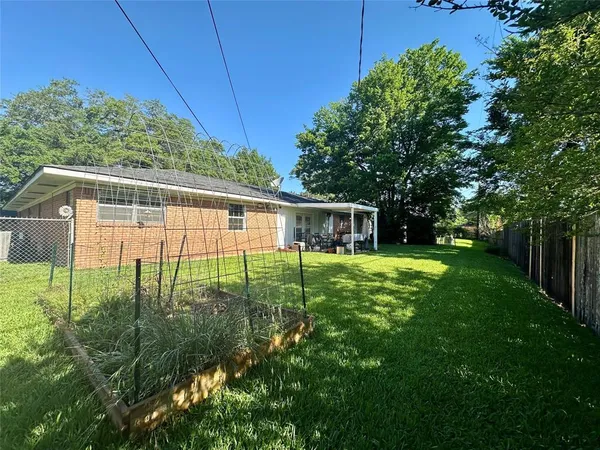 $1,800 | 2011 Audubon Place, Shreveport, LA 71105