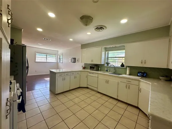 $1,800 | 2011 Audubon Place, Shreveport, LA 71105