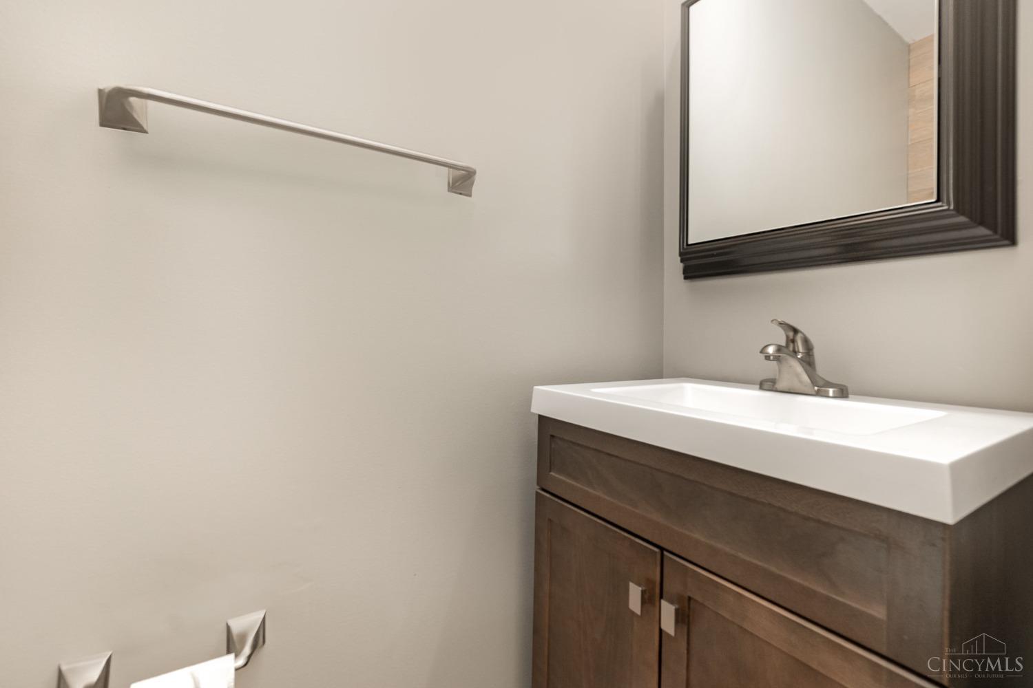 7318 Hunters Ridge Lane Cincinnati, OH 45247 - Photo 10 of 29 Gallery Image 10