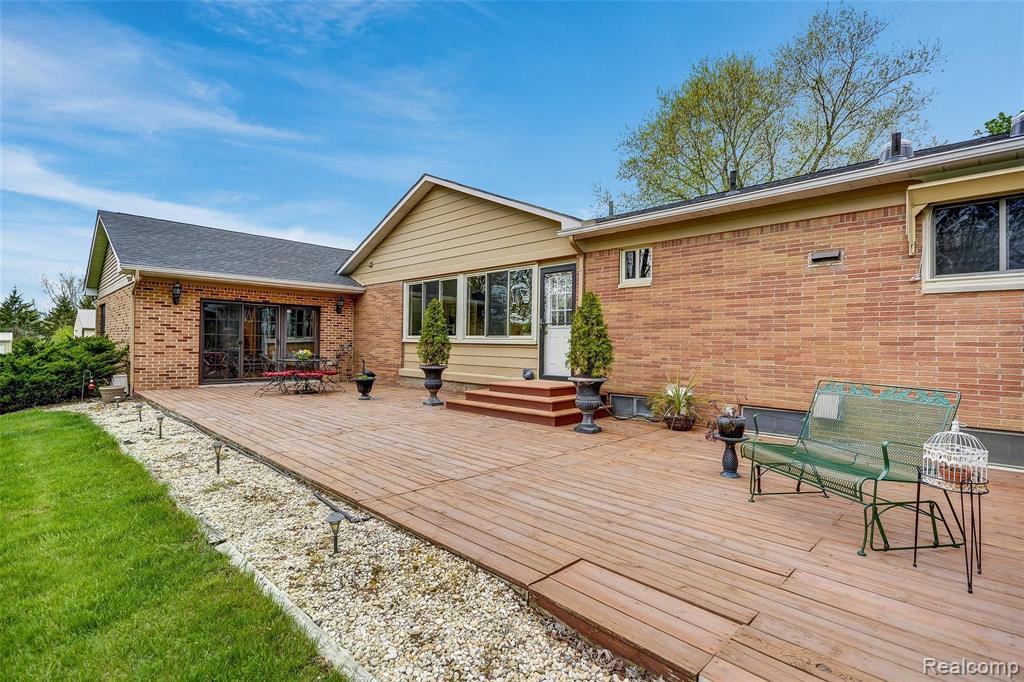 11271 North Rushton Road South Lyon, MI 48178 - Photo 48 of 50