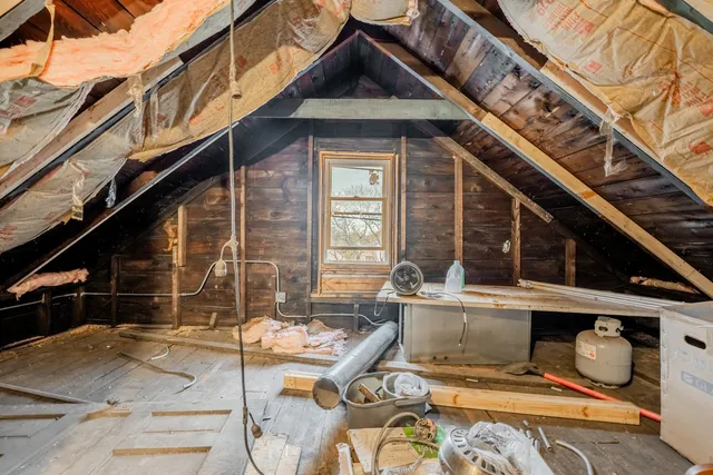 a view of entryway and workspace