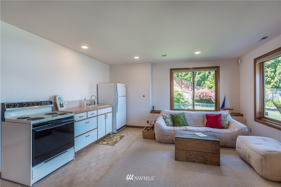 1422 South Lakeshore Road Chelan, WA 98816 - Photo 22 of 24 Gallery Image 22