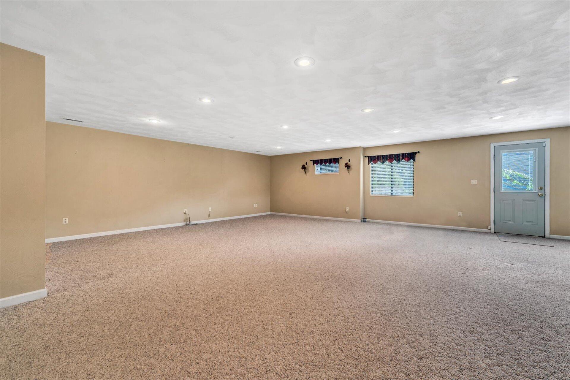 1910 McVitty Road Salem, VA 24153 - Photo 24 of 41 26-081720230023