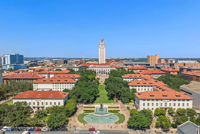 a picture of city view