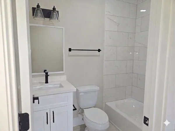 $1,050 | 7830 Woodlyn Road, Unit B, Houston, TX 77028