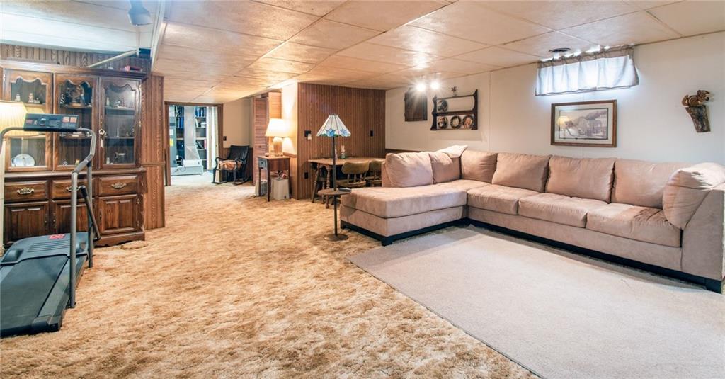 137 Lakewood Road New Castle, PA 16101 - Photo 20 of 27 Gallery Image 20