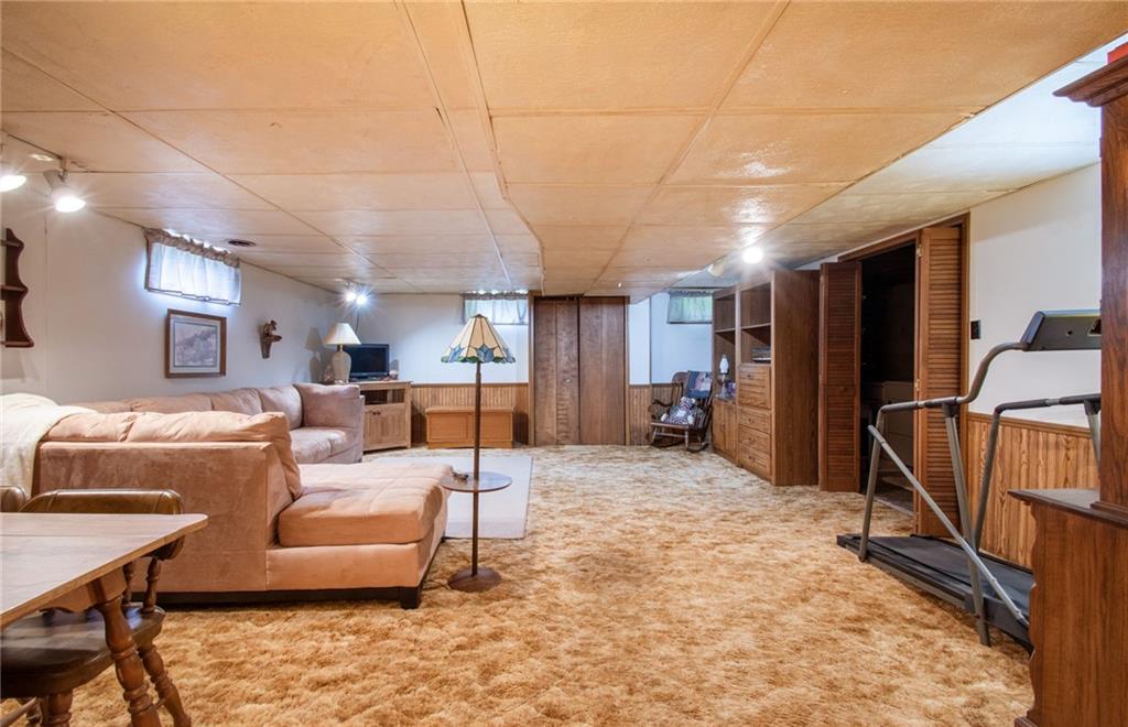 137 Lakewood Road New Castle, PA 16101 - Photo 21 of 27 Gallery Image 21