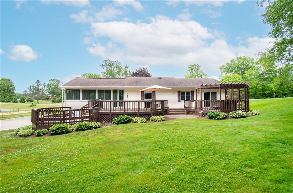 137 Lakewood Road New Castle, PA 16101 - Photo 3 of 27 Gallery Image 3