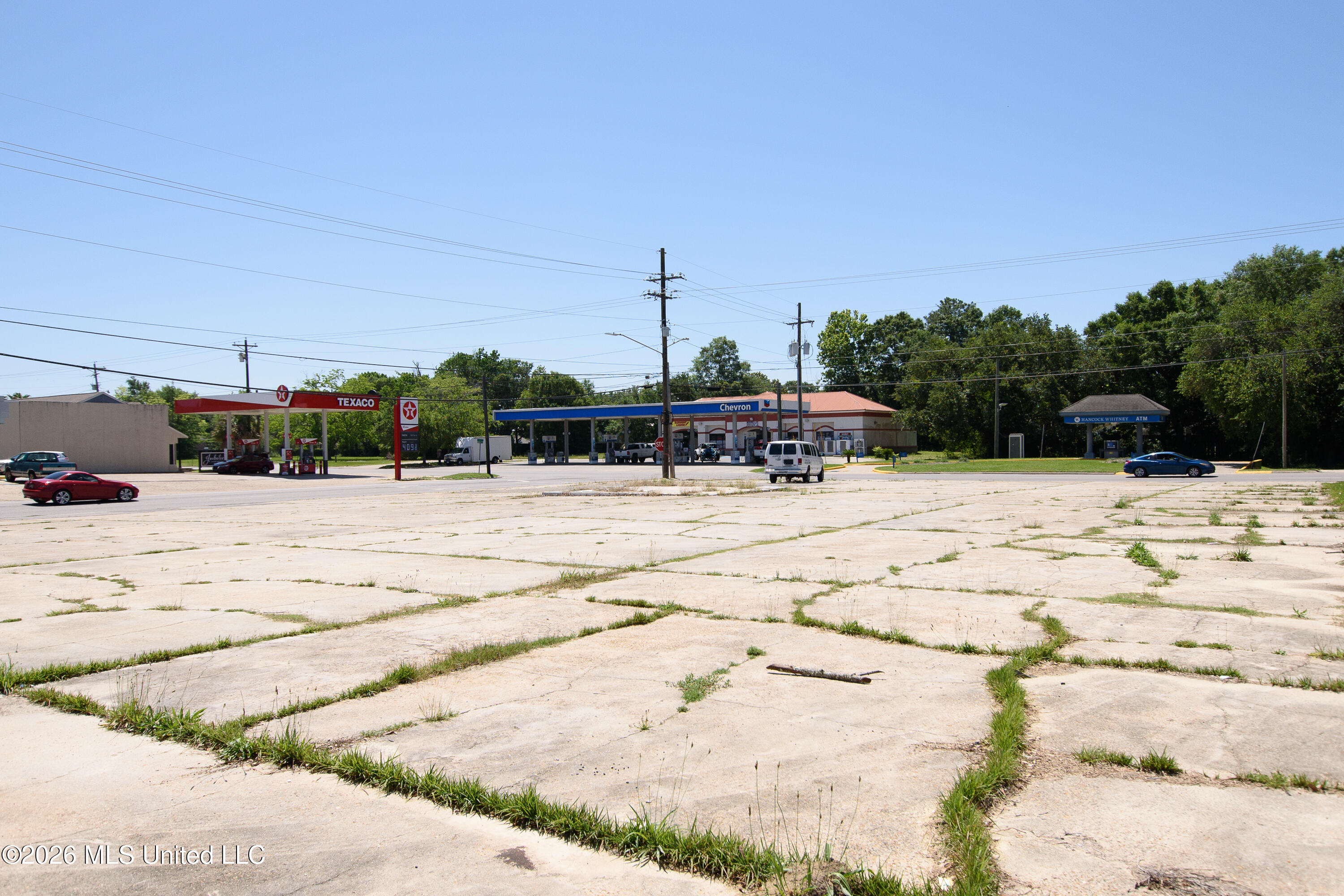 2003 Chicot Road Pascagoula, MS 39581 - Photo 6 of 9 DSC_0039