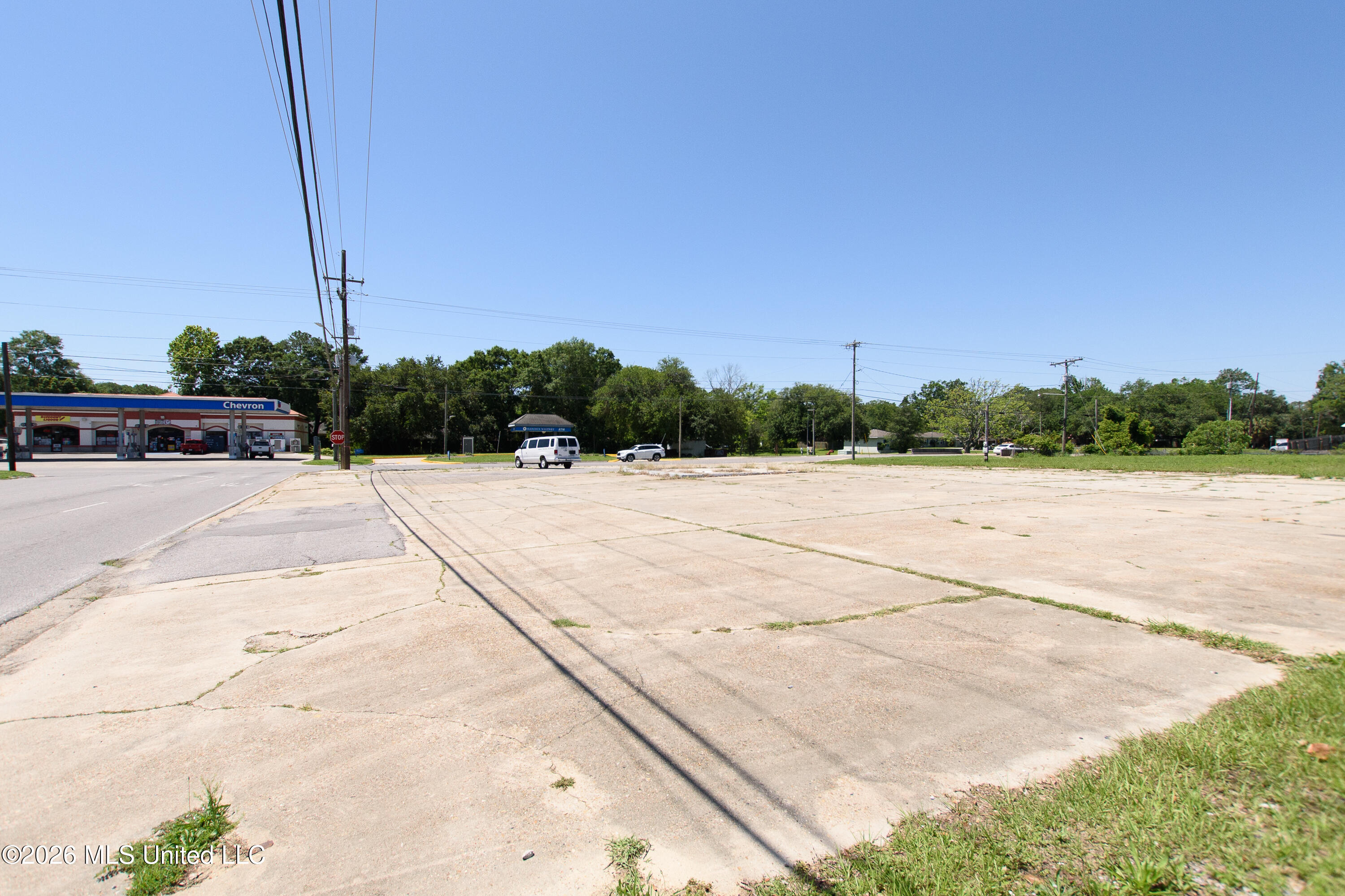 2003 Chicot Road Pascagoula, MS 39581 - Photo 7 of 9 DSC_0040