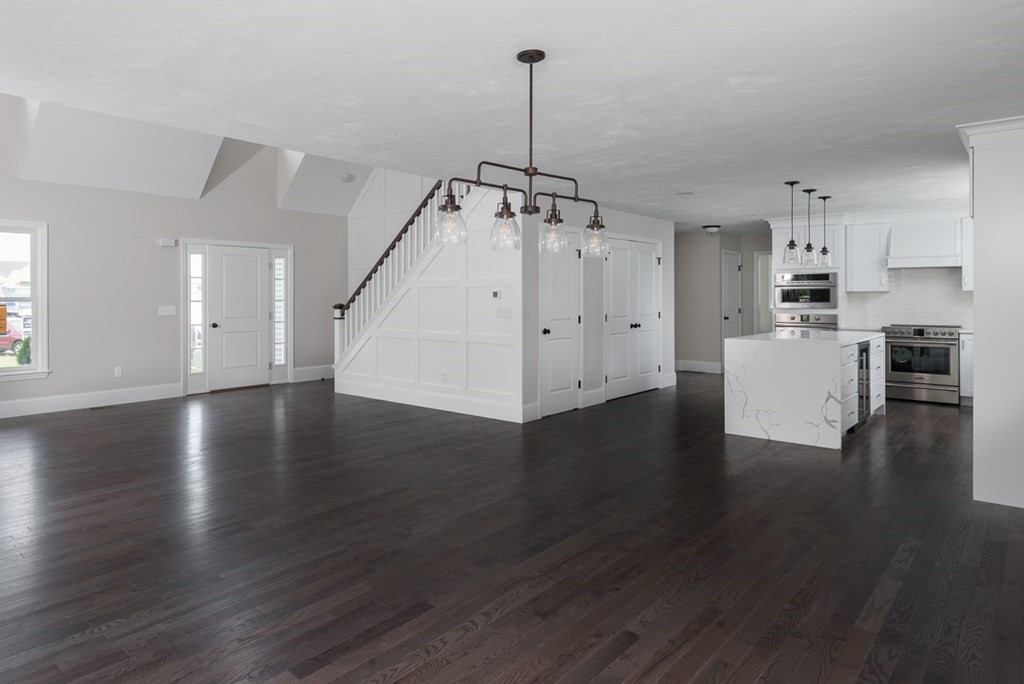 7 Thomas Mann Circle Norfolk, MA 02056 - Photo 8 of 26