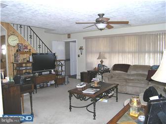 40 Indian Red Road Levittown, PA 19057 - Photo 3 of 6 Gallery Image 3