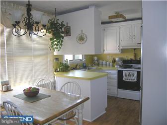 40 Indian Red Road Levittown, PA 19057 - Photo 4 of 6 Gallery Image 4