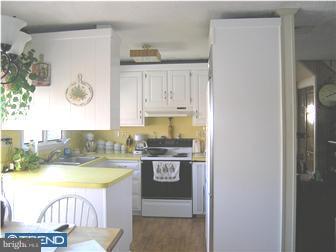 40 Indian Red Road Levittown, PA 19057 - Photo 5 of 6 Gallery Image 5