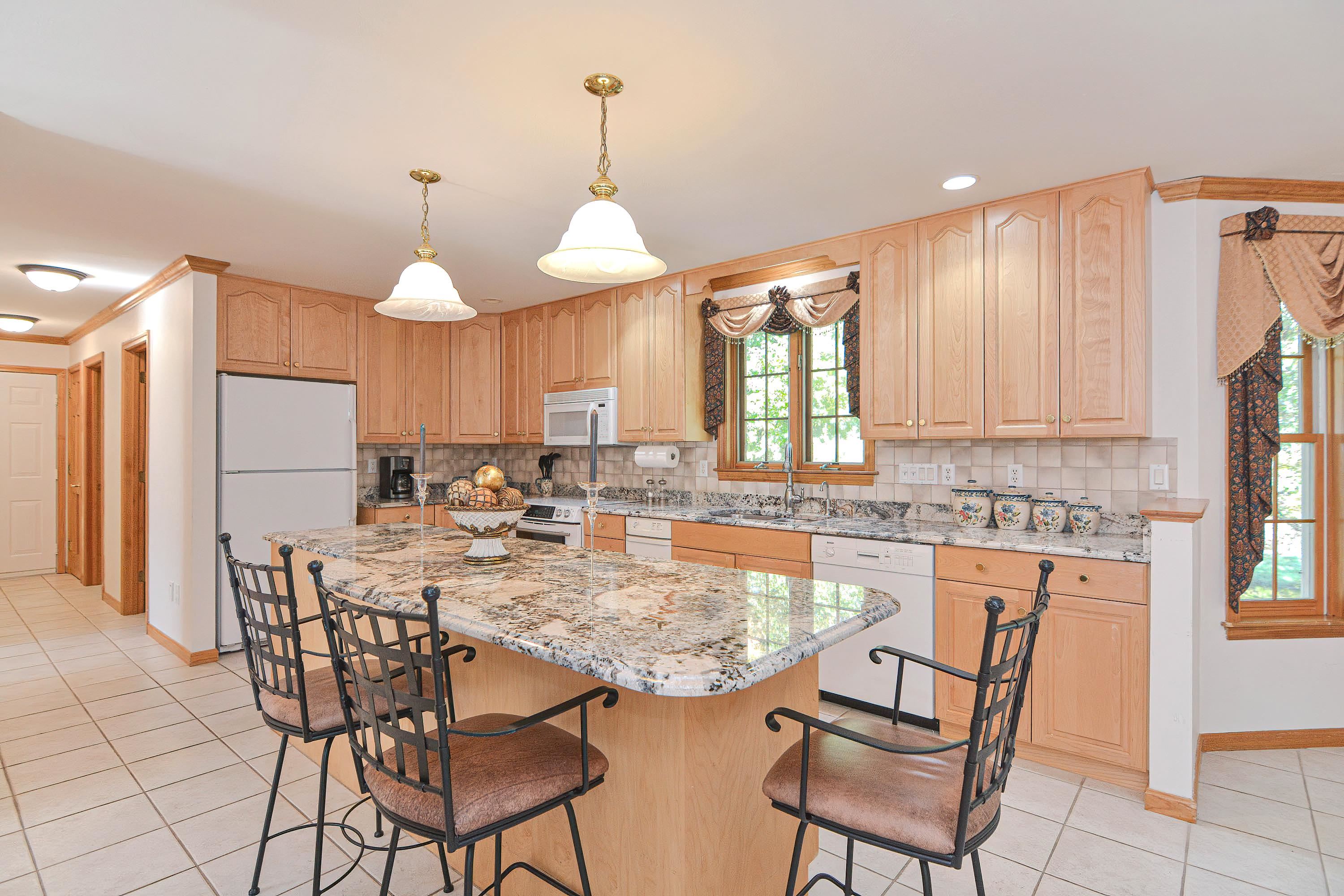 12 Quarry Road Nashua, NH 03062 - Photo 7 of 39