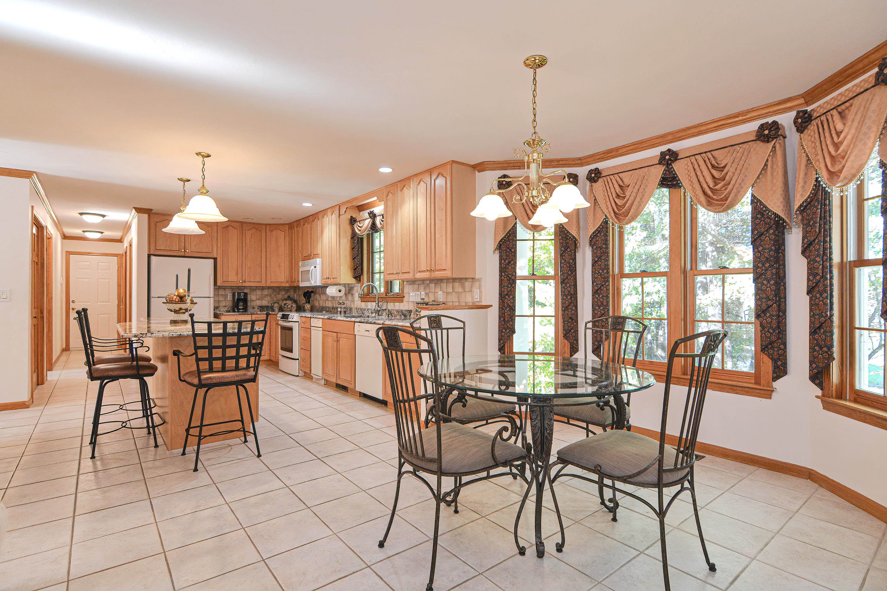 12 Quarry Road Nashua, NH 03062 - Photo 8 of 39