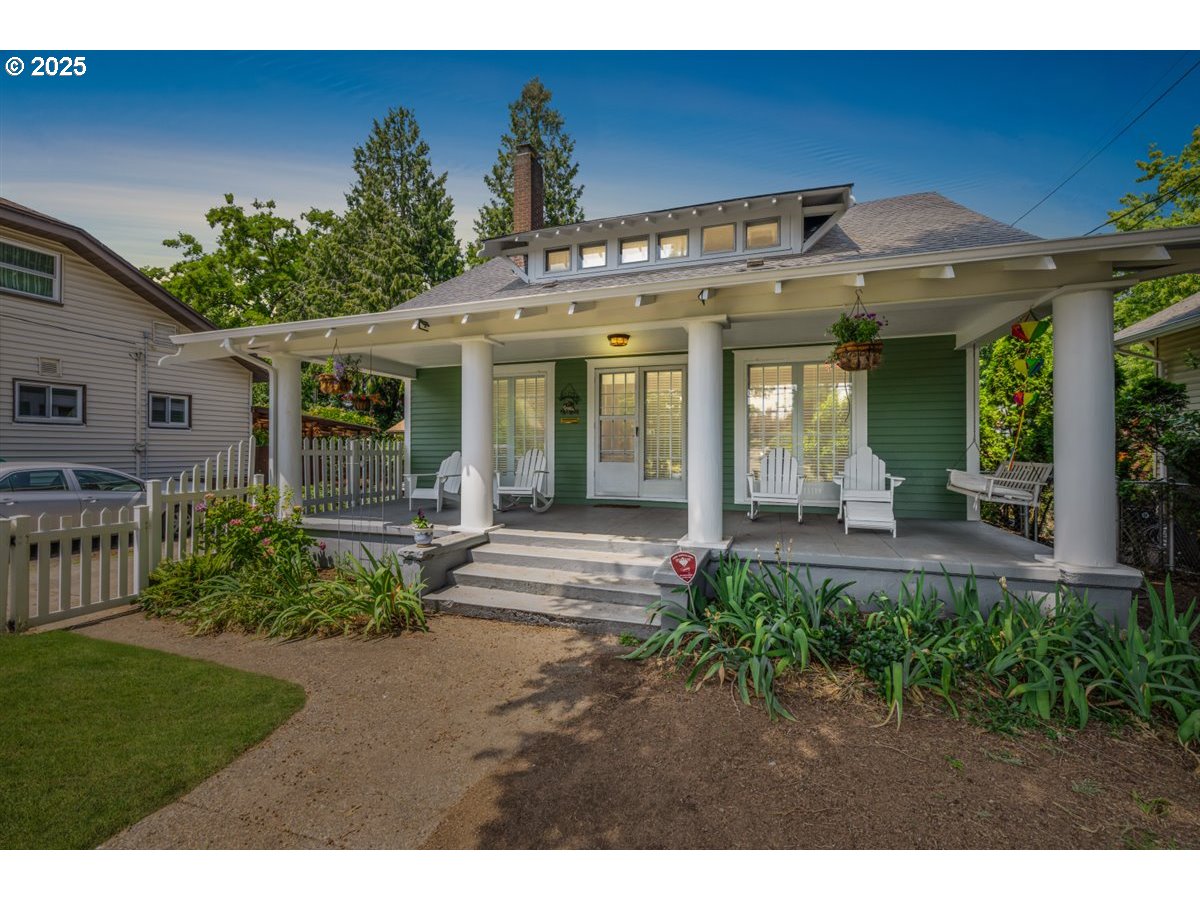 2045 North Farragut St  