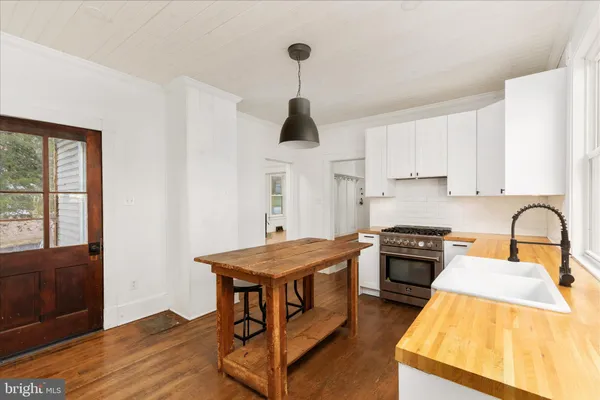 $375,000 | 130 Carpenters Avenue, Wardensville, WV 26851