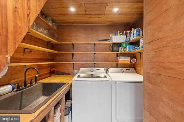 $375,000 | 130 Carpenters Avenue, Wardensville, WV 26851