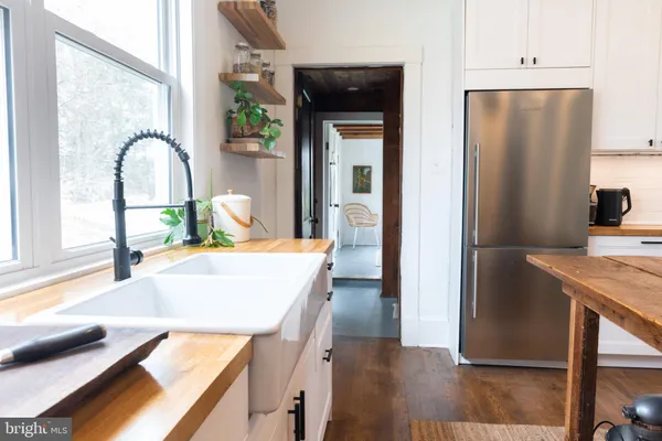 $375,000 | 130 Carpenters Avenue, Wardensville, WV 26851