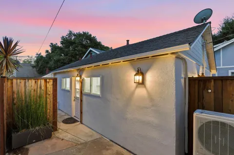 $1,149,999 | 194 4th Street, Gilroy, CA 95020