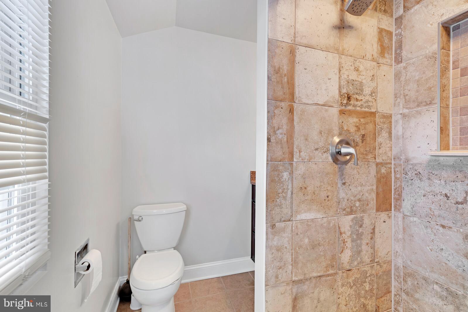 9 Whipple Way Sewell, NJ 08080 - Photo 26 of 37