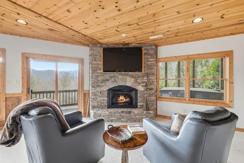 $1,095,000 | 101 Falling Rock Road, Blue Ridge, GA 30513