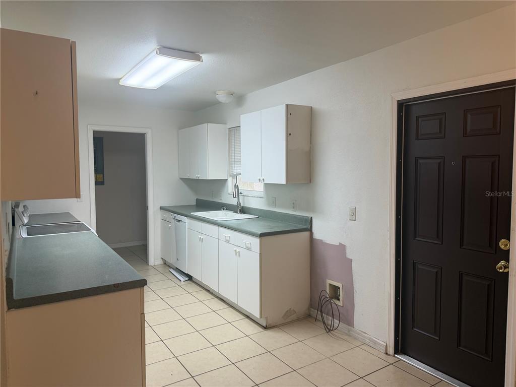 2249 Woodmere Road Venice, FL 34293 - Photo 4 of 31