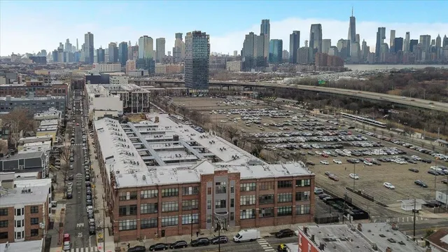 $439,000 | 300 Communipaw Avenue, Unit 16, Jersey City, NJ 07304