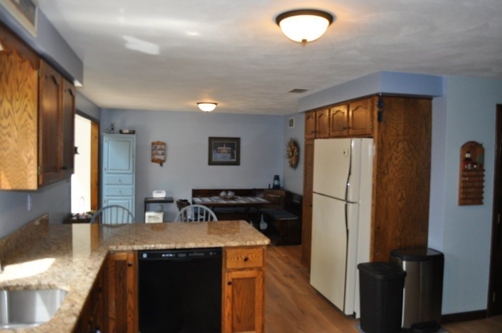 7 Lafayette Road Billerica, MA 01821 - Photo 4 of 14