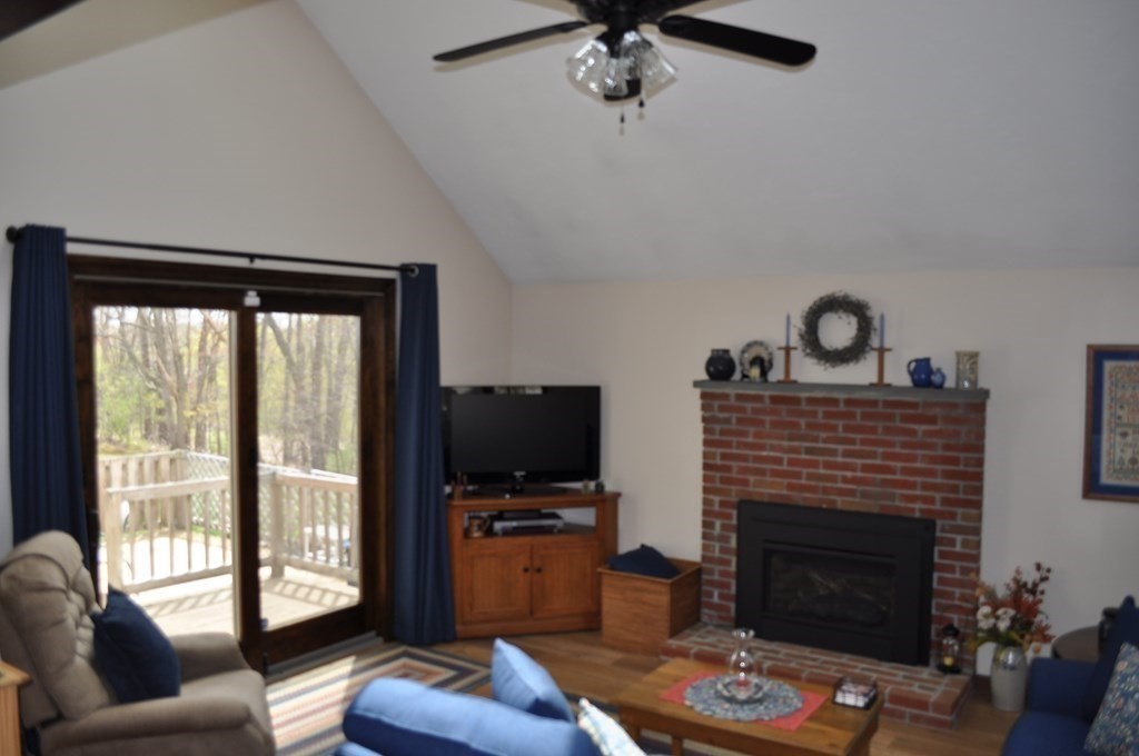 7 Lafayette Road Billerica, MA 01821 - Photo 5 of 14