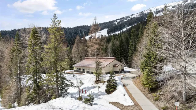 $124,950 | 28600 North Mt Spokane Park Drive, Unit 614 CEDARHEARTH, Mead, WA 99021