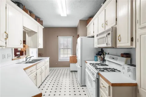 $340,000 | 826 Hampton Way, Canton, GA 30115