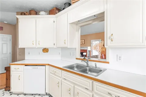 $340,000 | 826 Hampton Way, Canton, GA 30115