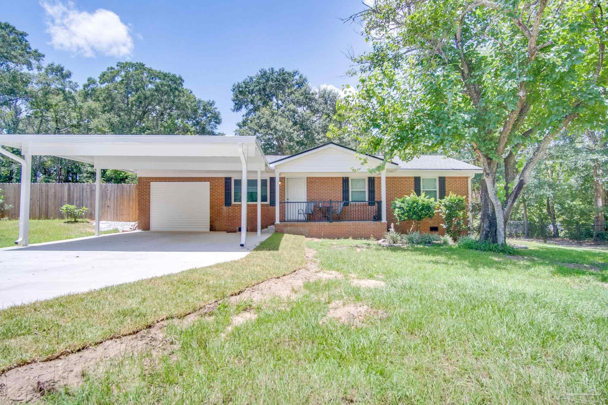 195 Navarro Road Cantonment, FL 32533 - Photo 2 of 26 Gallery Image 2