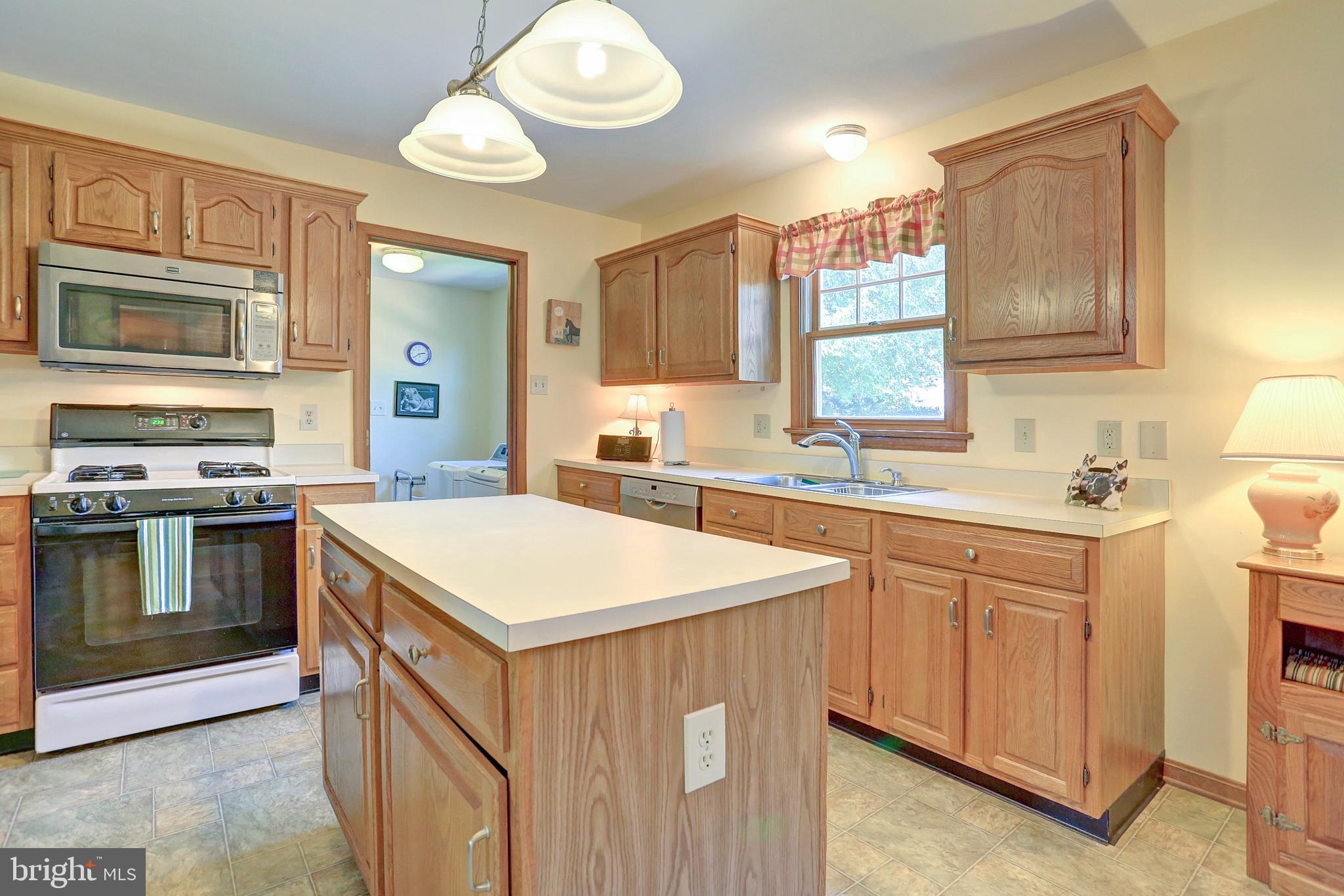 211 Seneca Way Spring Grove, PA 17362 - Photo 7 of 49