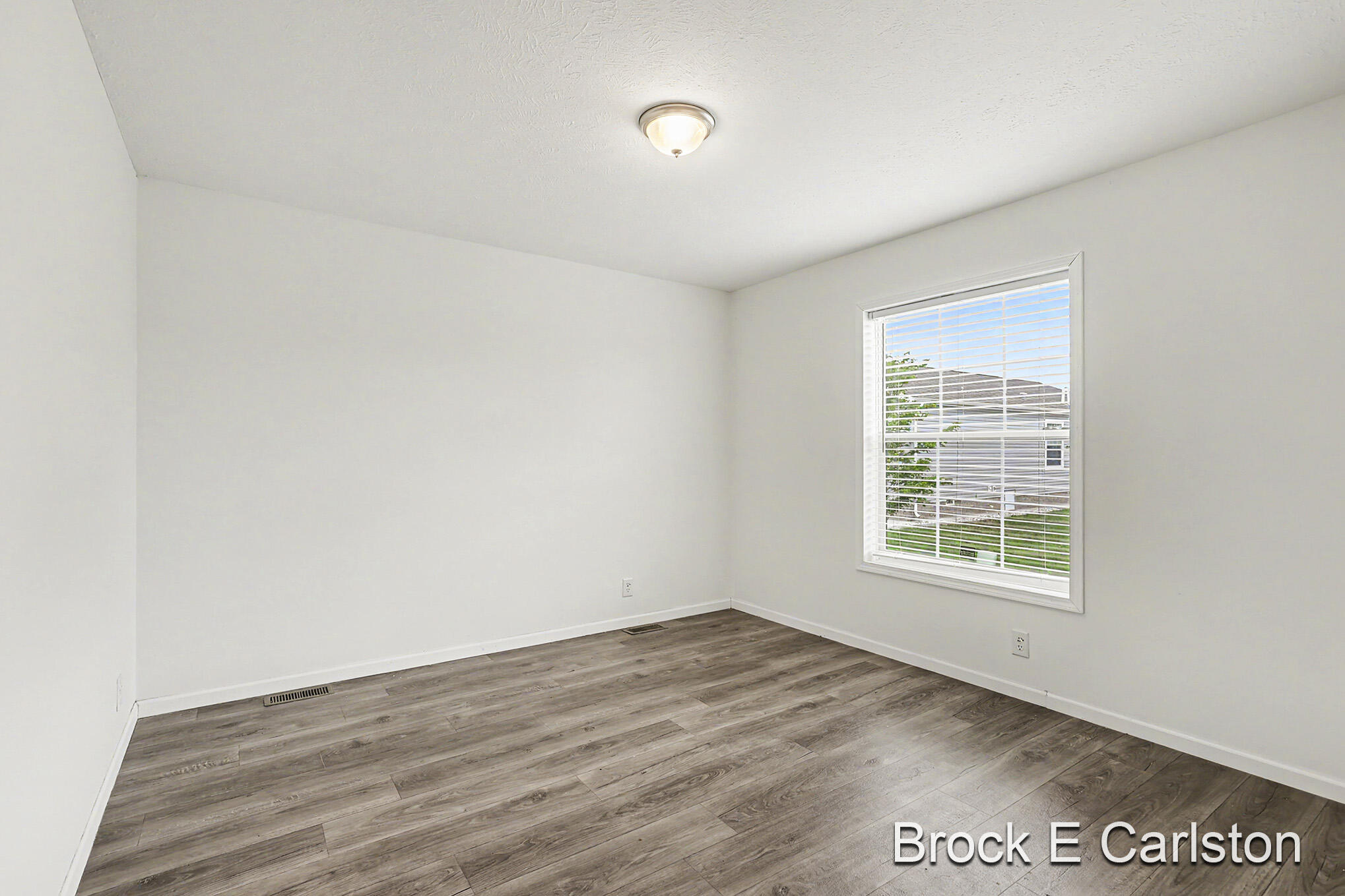 1283 East Ellis Road, Unit 7 Muskegon, MI 49441 - Photo 11 of 16 QJ1A9088