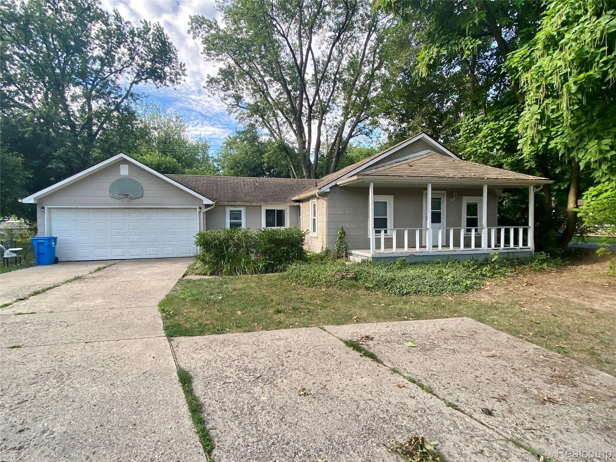 9221 Commerce Road Commerce Township, MI 48382 - Photo 1 of 10 IMG_2352.jpg