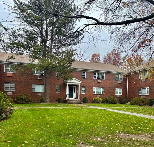 $169,900 | 109 Regency Park Drive, Unit 109, Agawam, MA 01001