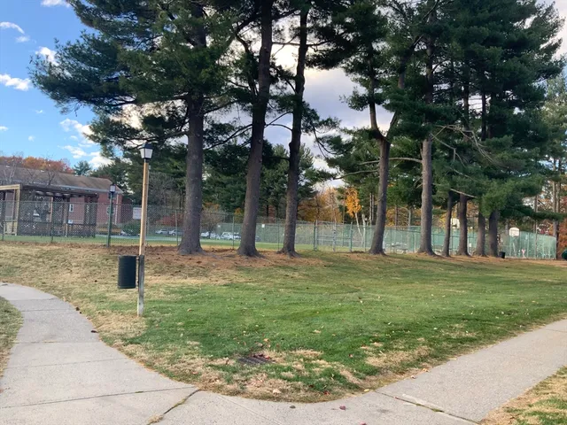 $169,900 | 109 Regency Park Drive, Unit 109, Agawam, MA 01001