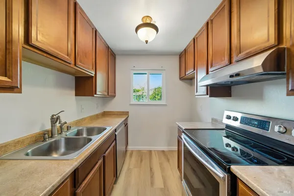 $335,000 | 1890 Dorado Court, Santa Rosa, CA 95403
