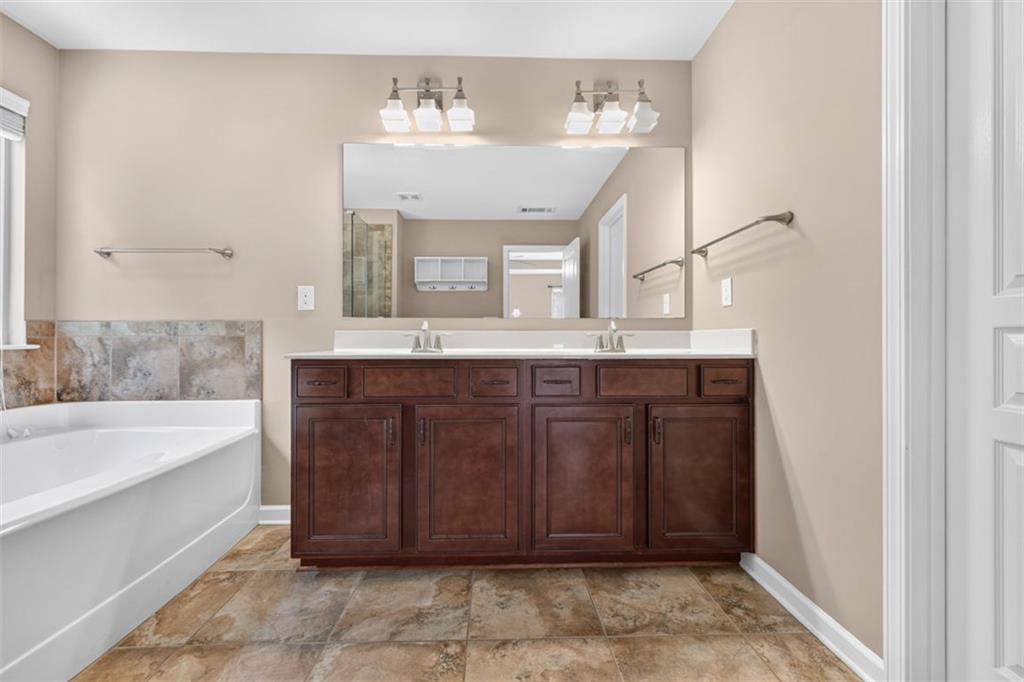 1572 Lenox Overlook Road Atlanta, GA 30329 - Photo 37 of 44