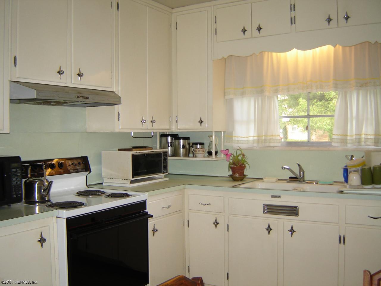 887 Palermo Road Jacksonville, FL 32216 - Photo 4 of 7 Eat-in Kitchen - room for table/chairs