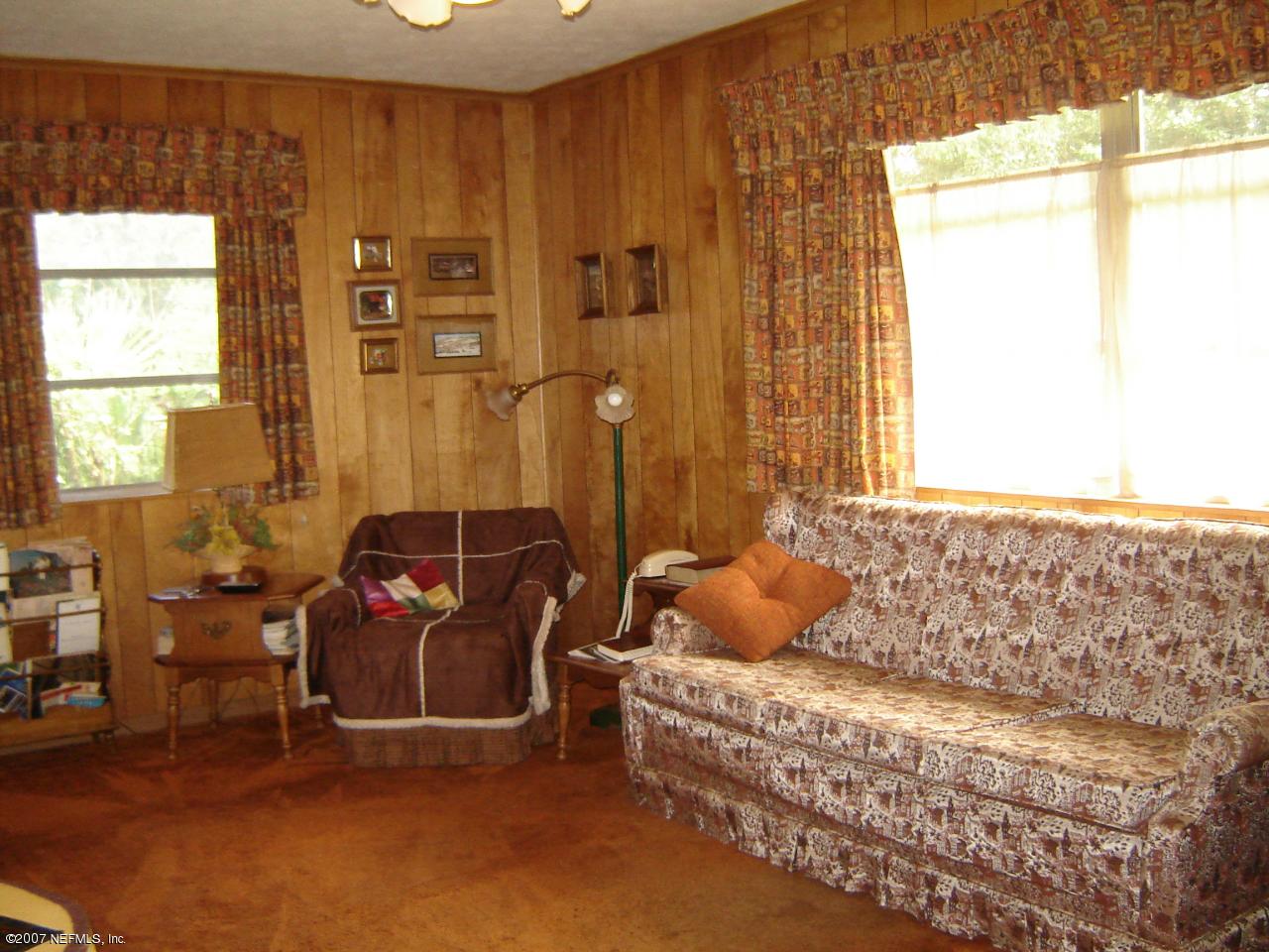 887 Palermo Road Jacksonville, FL 32216 - Photo 5 of 7 Family Room