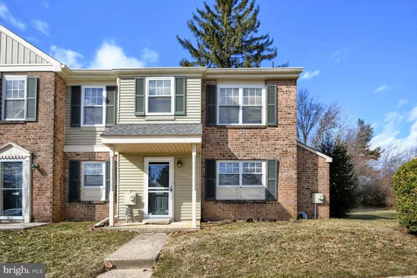 $2,550 | 13 Yorktown Court, Unit 115 U13, Blue Bell, PA 19422