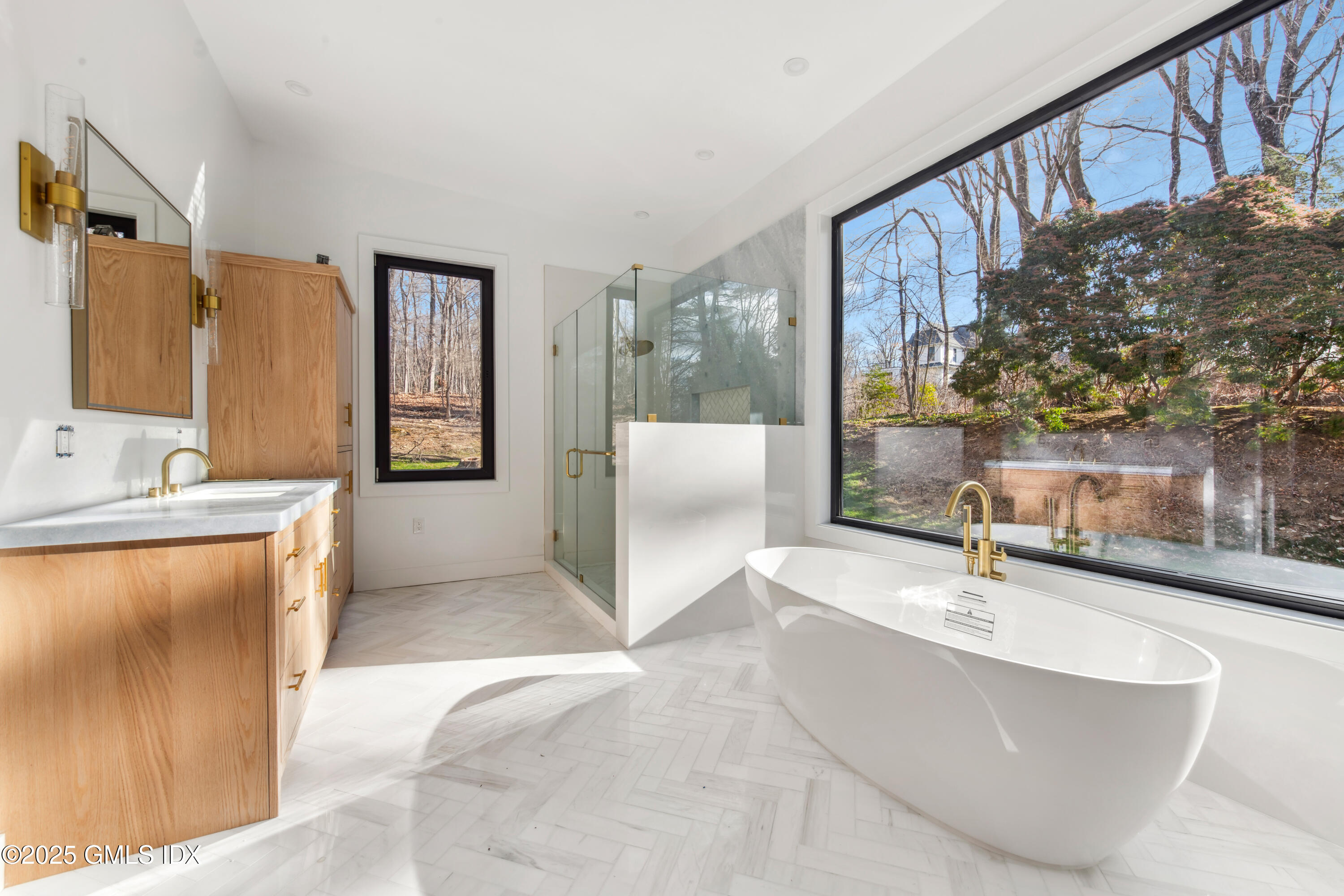 34 Thunder Mountain Road Greenwich, CT 06831 - Photo 14 of 27 Primary Bathroom