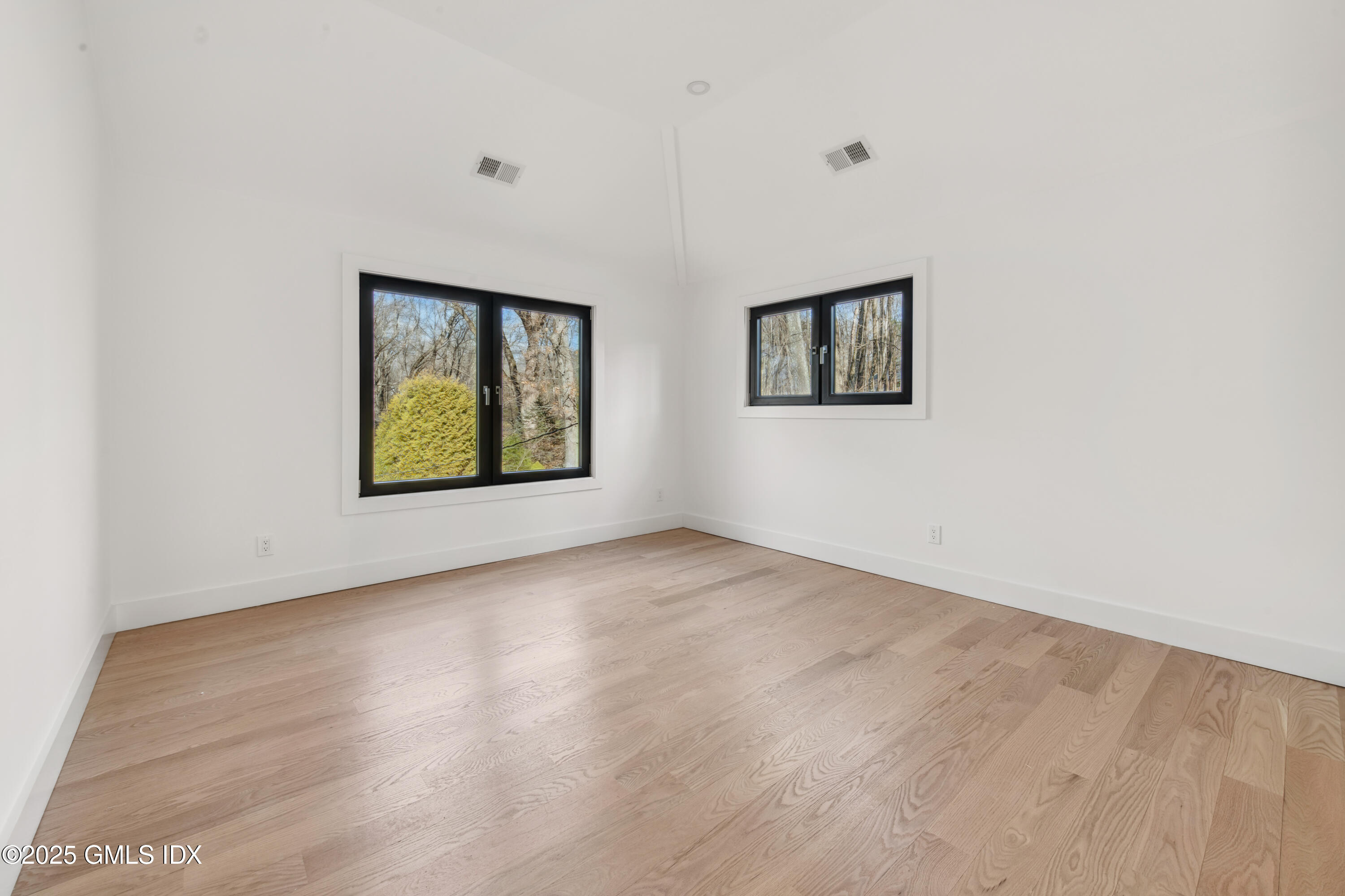 34 Thunder Mountain Road Greenwich, CT 06831 - Photo 17 of 27 Bedroom 2
