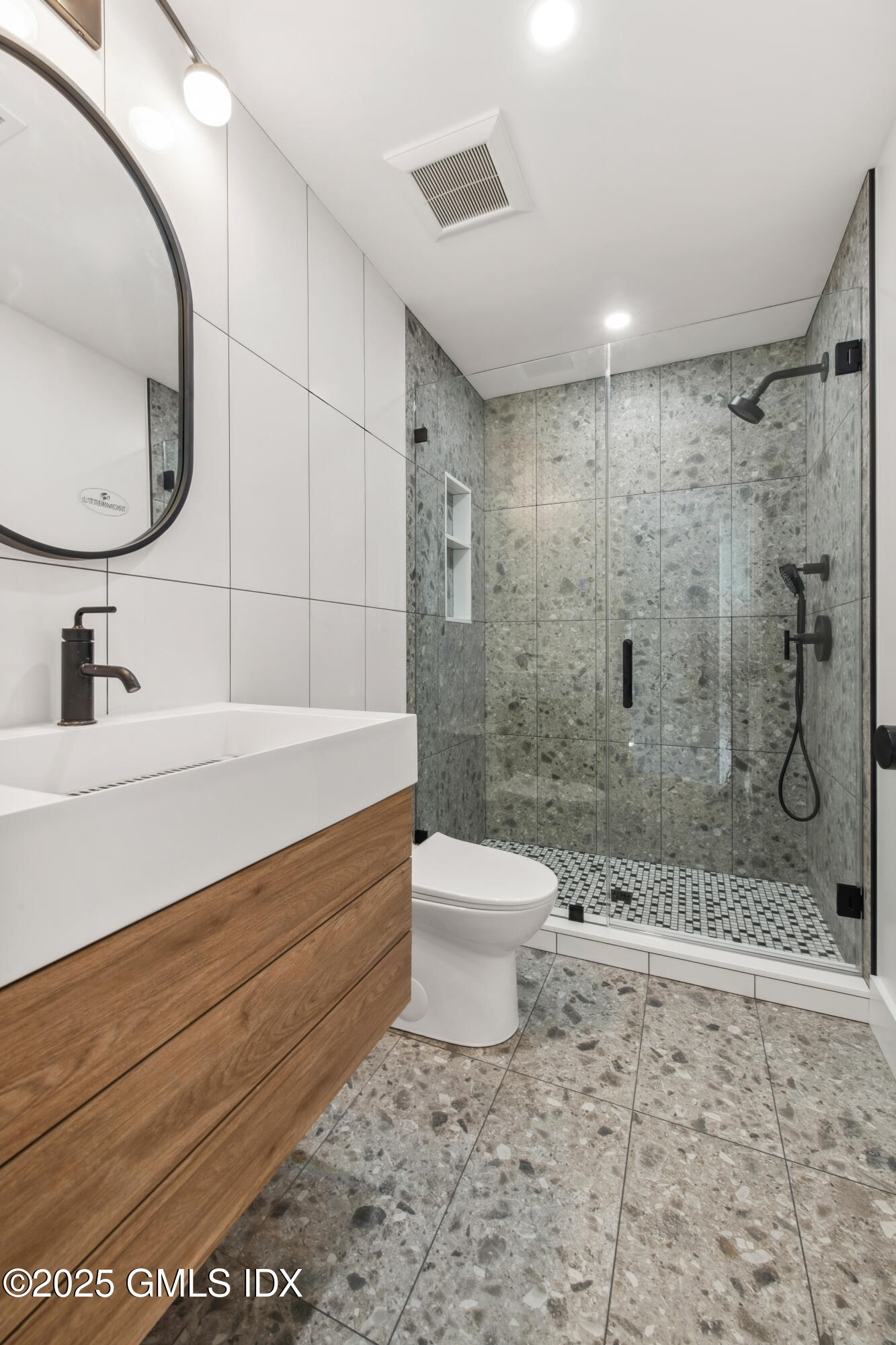 34 Thunder Mountain Road Greenwich, CT 06831 - Photo 18 of 27 Bathroom