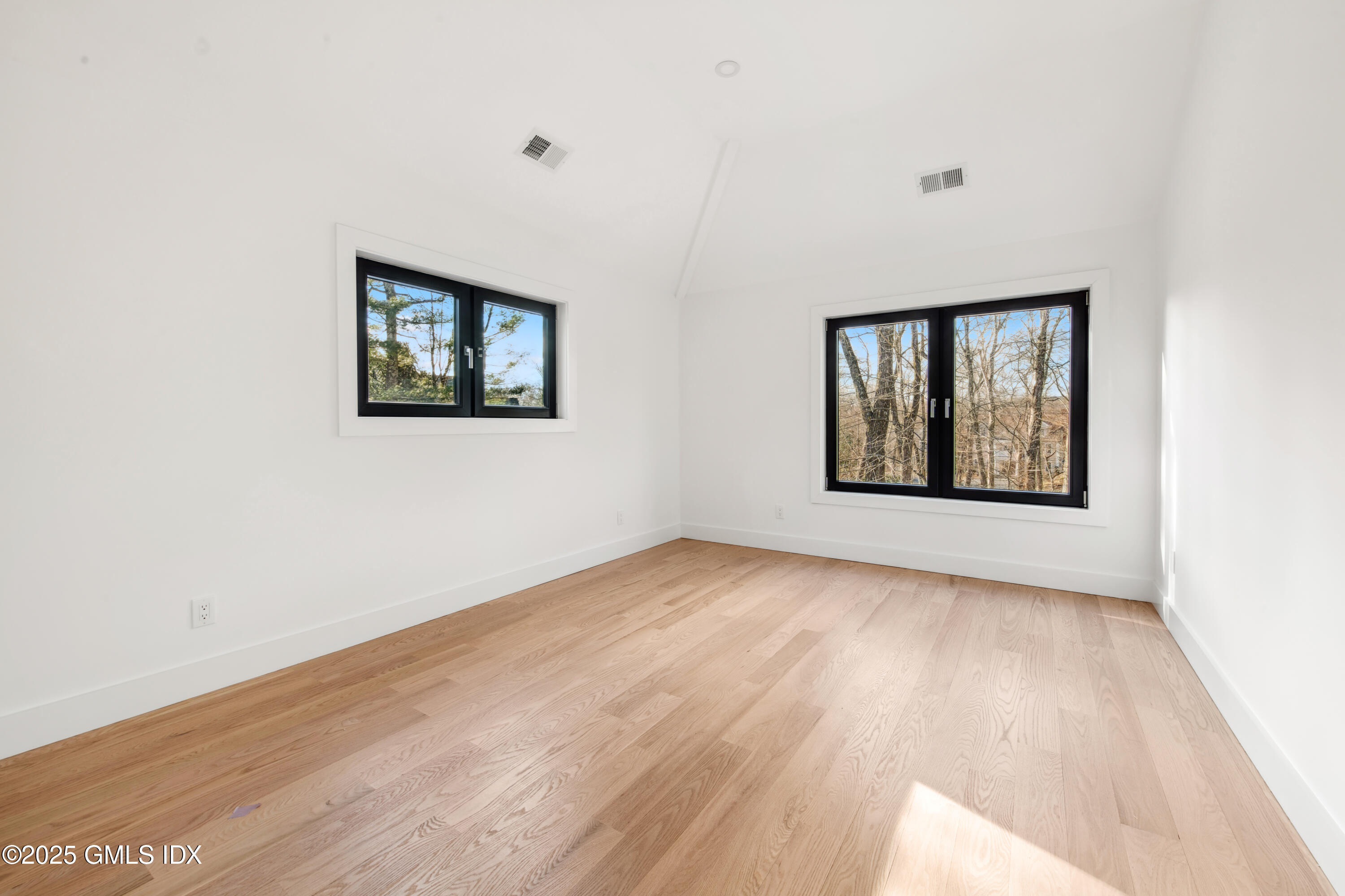 34 Thunder Mountain Road Greenwich, CT 06831 - Photo 19 of 27 Bedroom 3