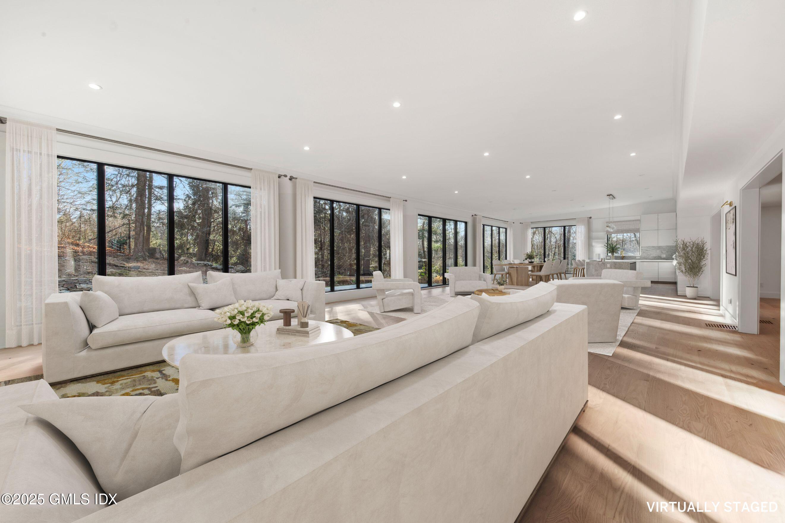 34 Thunder Mountain Road Greenwich, CT 06831 - Photo 5 of 27 Living Room VS